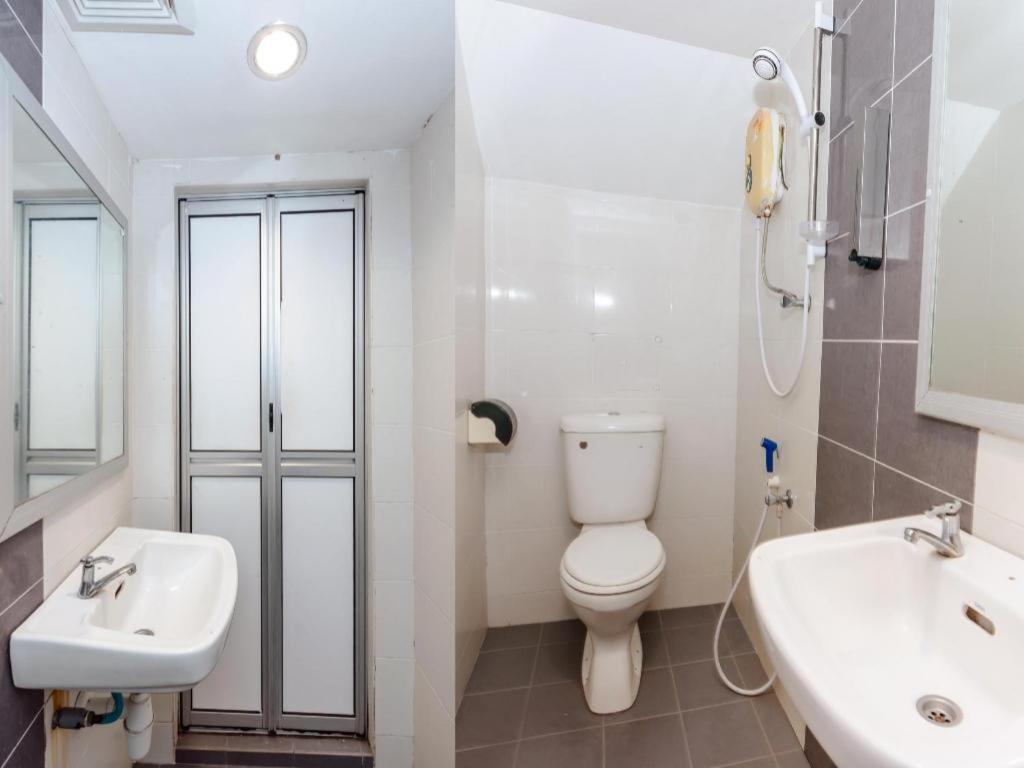 Oyo 1090 Hollitel Hotel Melaka מראה חיצוני תמונה