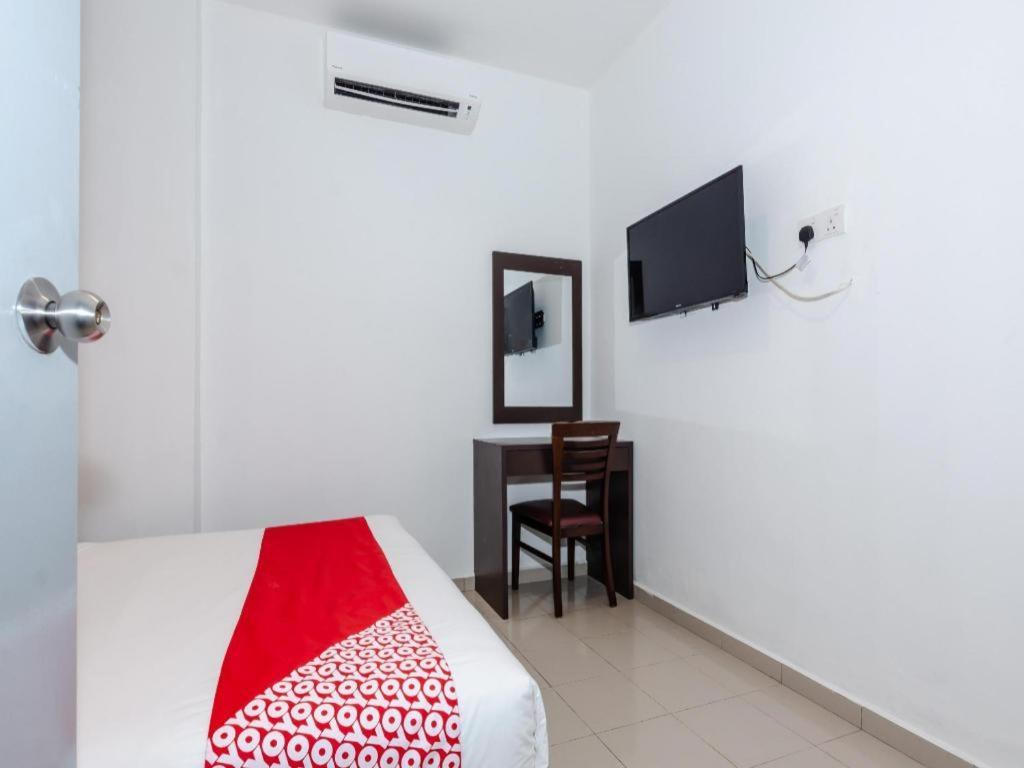 Oyo 1090 Hollitel Hotel Melaka מראה חיצוני תמונה